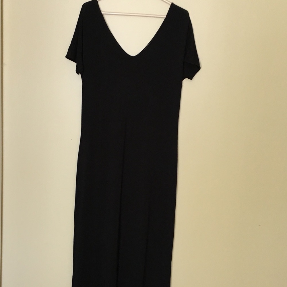 Banana Republic Long Black Dress w/ V Neck size M